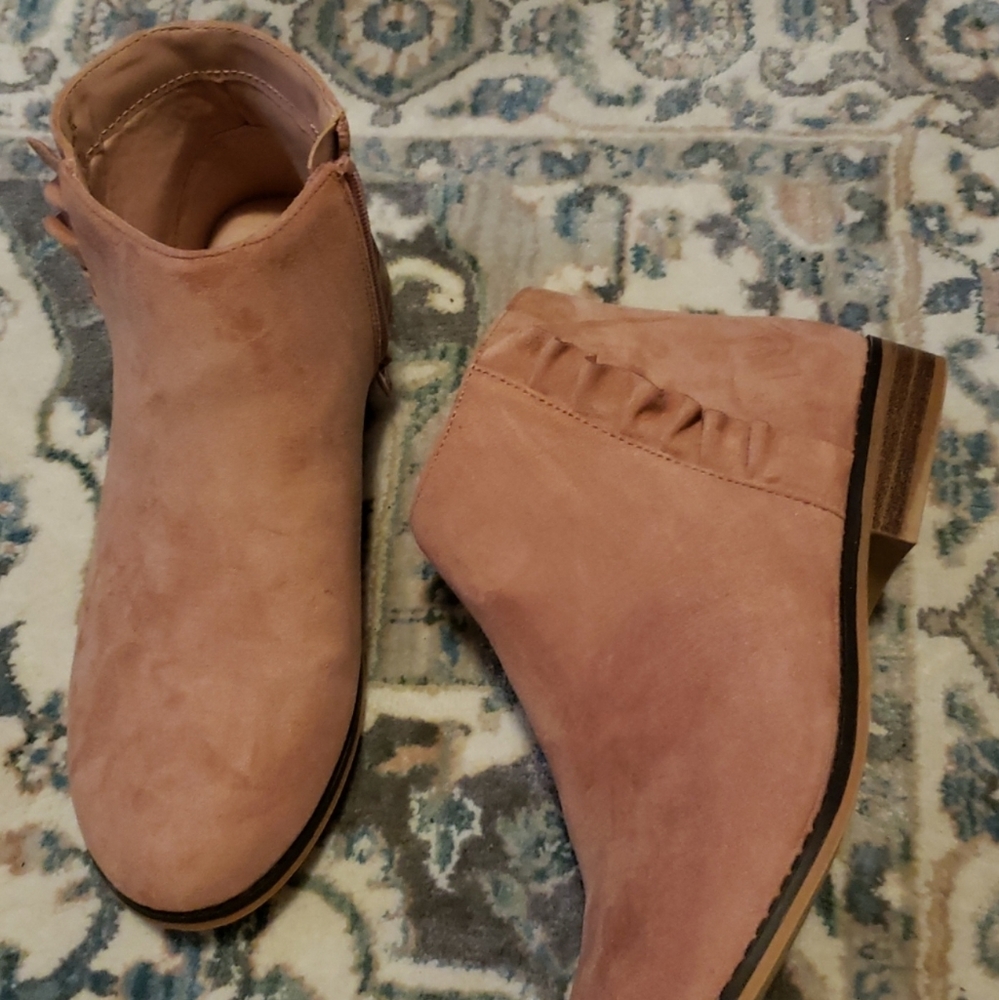 Dress shoes